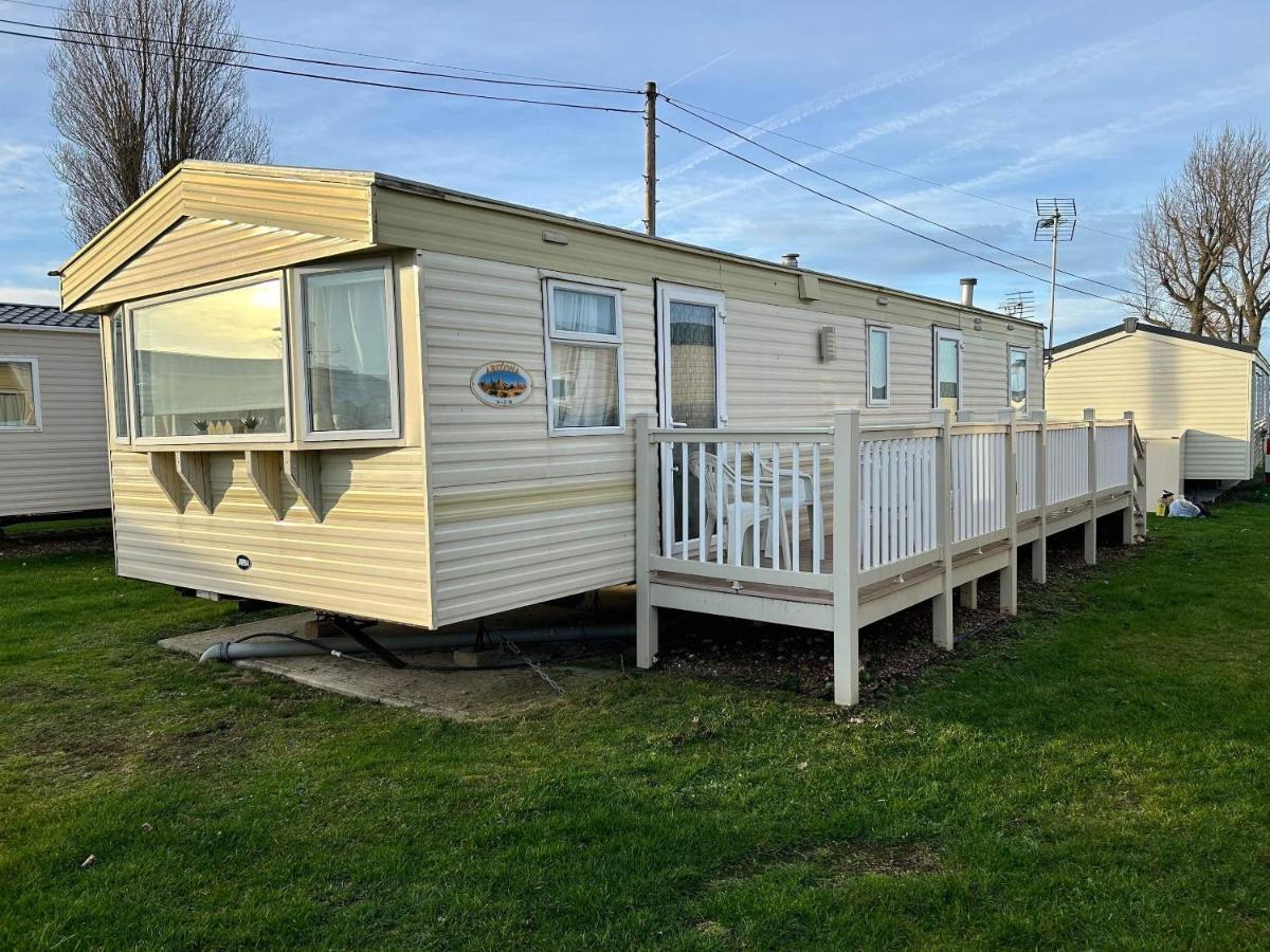 Lyntons 3 Bedroom Caravan Pets Stay Free Linen Included Хечем Экстерьер фото